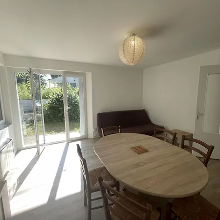 T3 Renove Avec Jardin, A 500m De La Et Pres De Toutes Commodites - Fr-1-71-108 Apartment